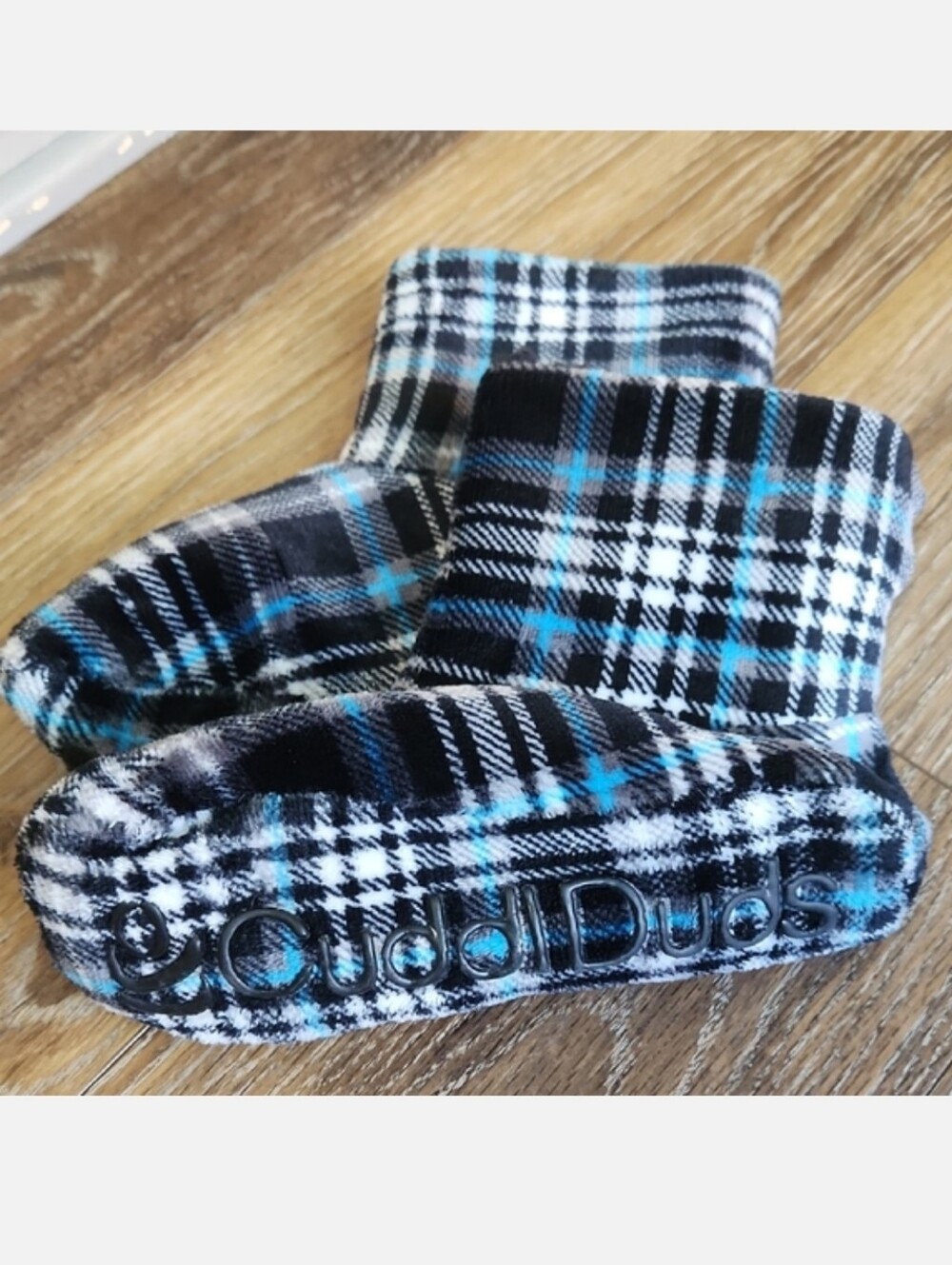 Cuddl Duds Plaid Blue White Gray Black Slipper Socks Non Skid